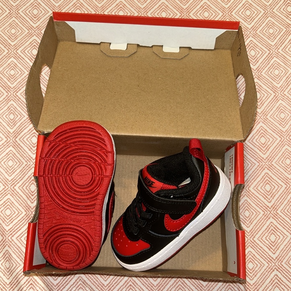 NWT Nike shoe toddler size 4c